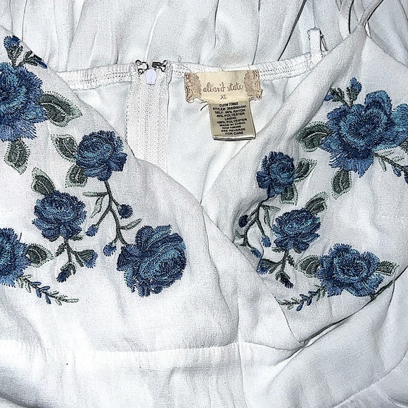 Summer white dress - Picture 4 of 6